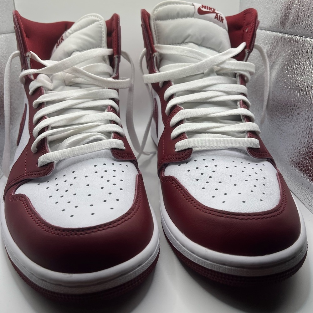 Air Jordan Retro 1 High OG Casual Shoes - Picture 7 of 7